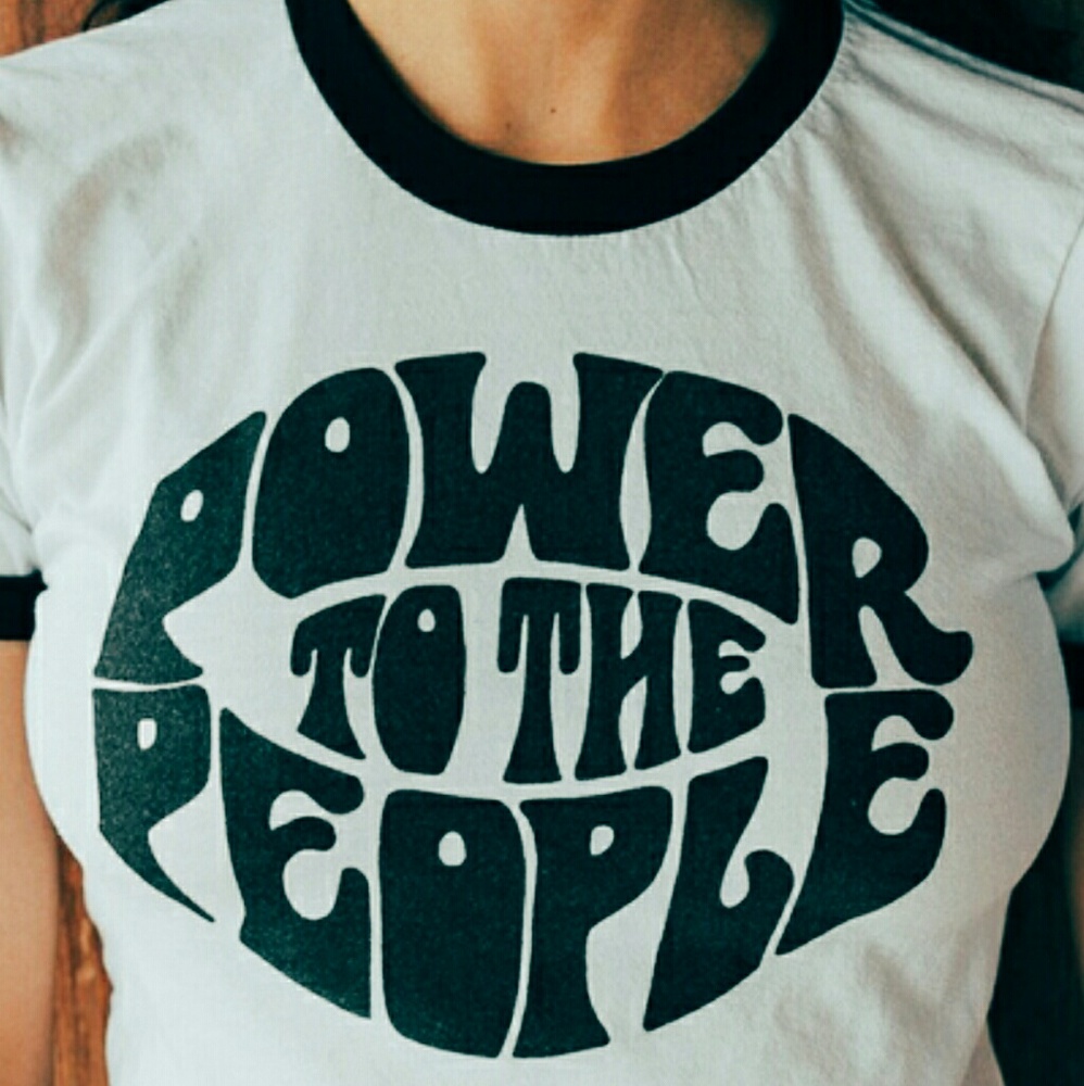 Vintage 70s Style Hippie Graphic Tee ✌